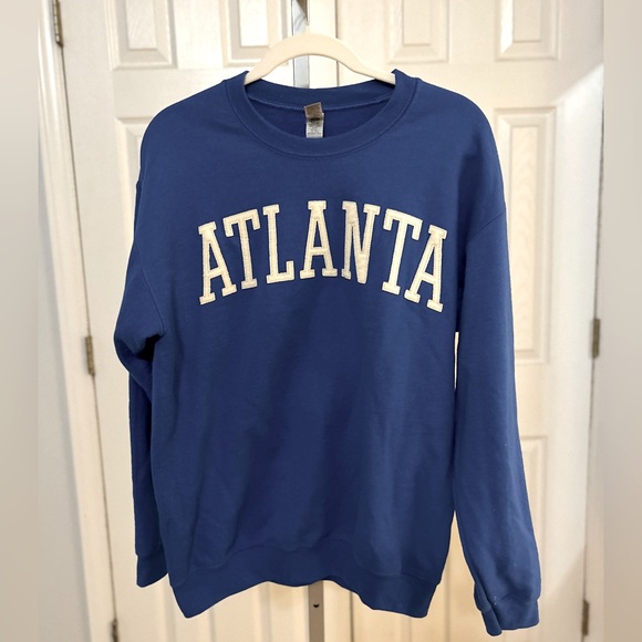 Atlanta Sweatshirt Crewneck Felt Stitched Lettering Royal Blue Medium Gildan - Picture 1 of 5